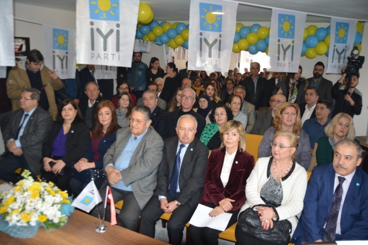 İyi Parti Söke’de İlçe Kongresini Yaptı
