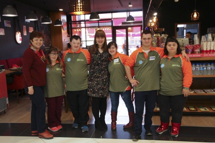 İyilik Atölyesi’nin Gönüllü Ablası