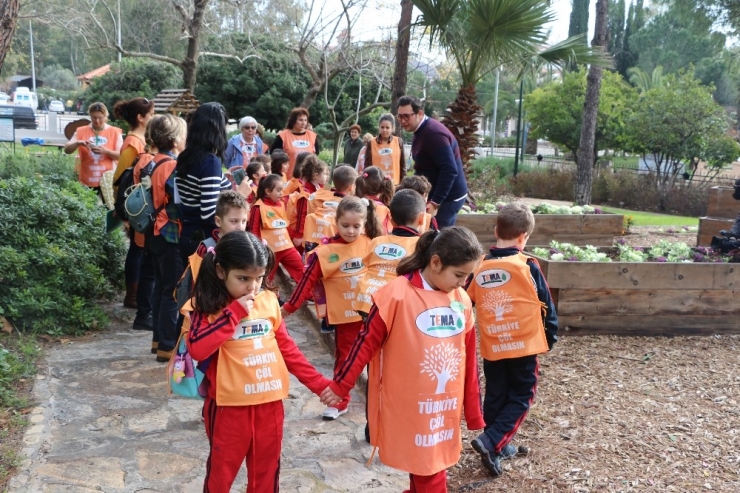 Tema Çocuklara Çevre Bilinci Kazandırıyor