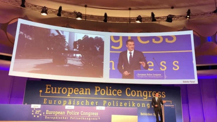 "Küresel Boyuta Ulaşan Tehlikelere Bütüncül, Yapay Zeka Sistemlerle Önlem Alınabilir"