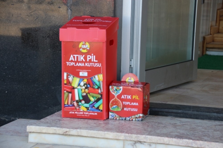 Camilere Atık Pil Toplama Kutuları Konuldu