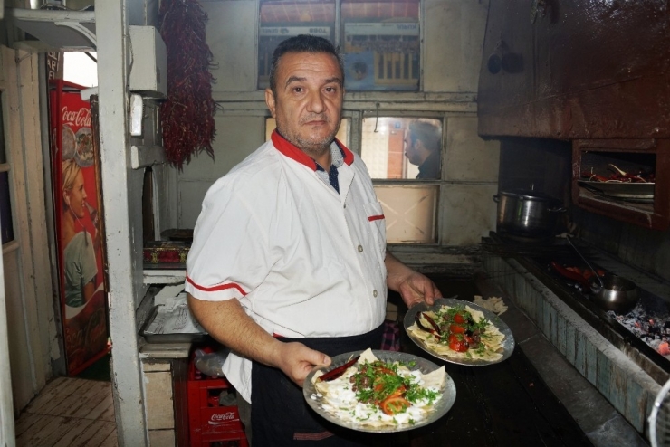 140 Yıllık Lezzet Tarihi Mekanda Yaşıyor