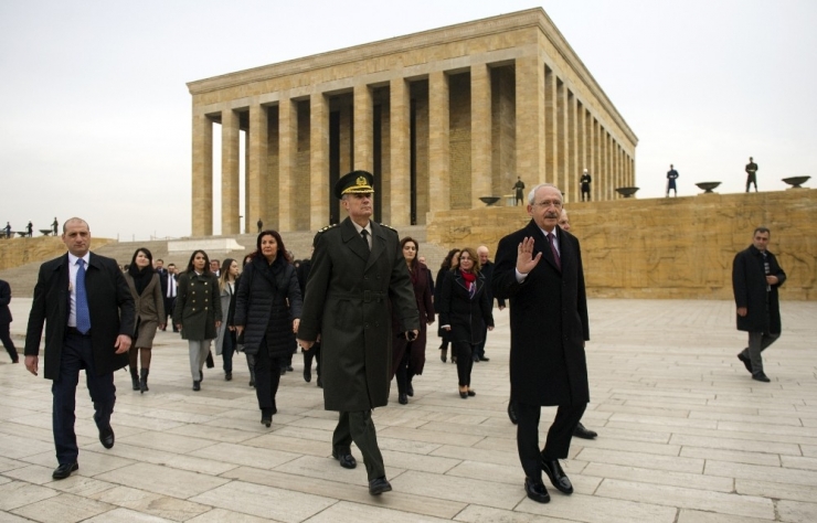 Kılıçdaroğlu, Pm Üyeleri İle Anıtkabir’i Ziyaret Etti