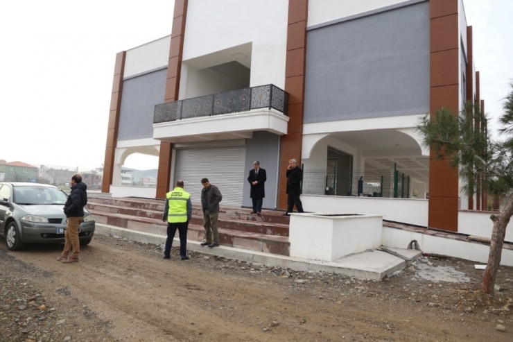 Burhaniye’de Cumhuriyet Mahallesinde Düğün Salonu Tamamlandı