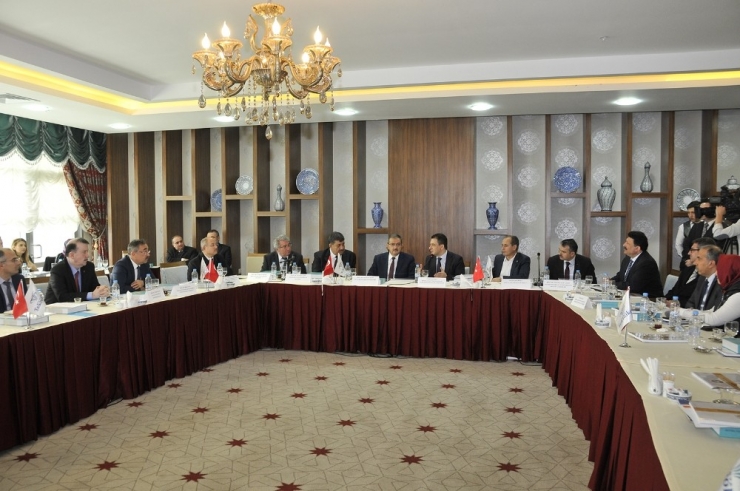 Selçuk Üniversitesinde, Üniversitesi-sanayi İşbirliği Konuşuldu