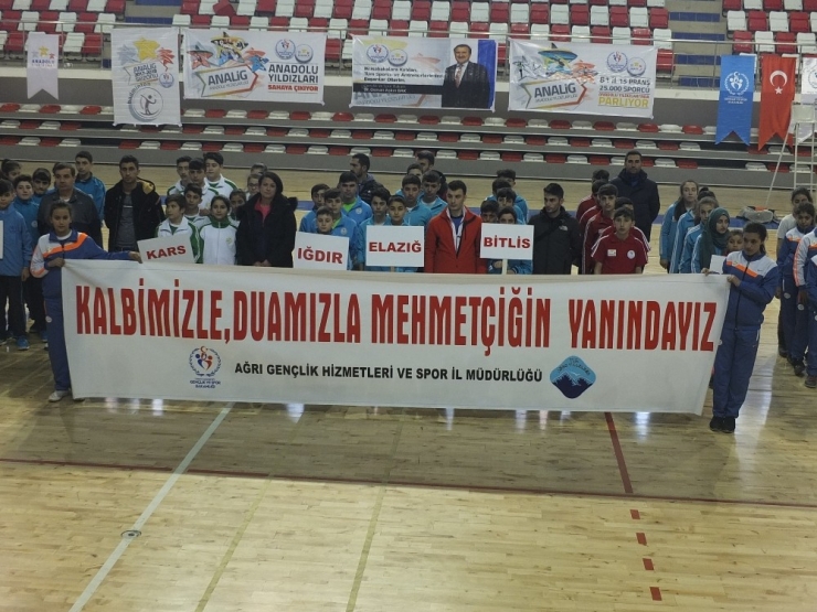 Ağrı’da Sporculardan Mehmetçiğe Anlamlı Destek