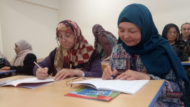 Cumhurbaşkanı Erdoğan’ın Çağrısı Sonrası Vatandaşlar Kurslara Akın Ediyor