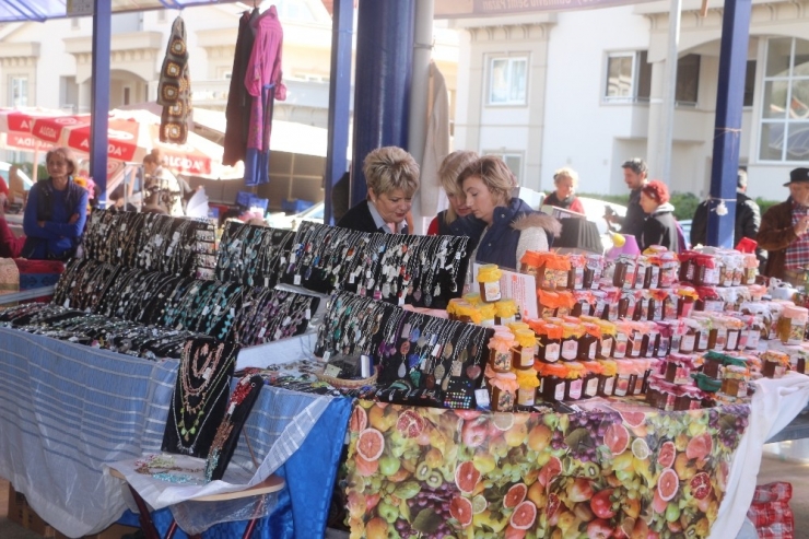 “Sevgiyi Parayla Satın Almayın”