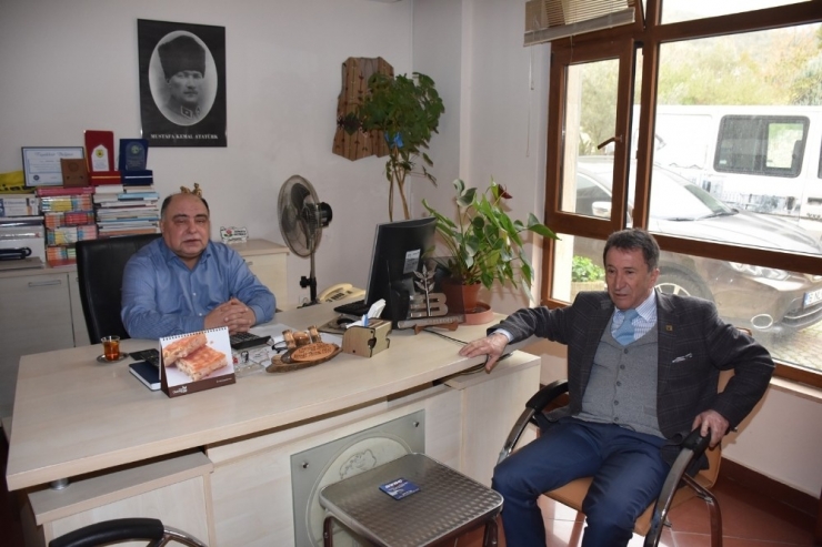 Ed-bel Şaha Kalktı