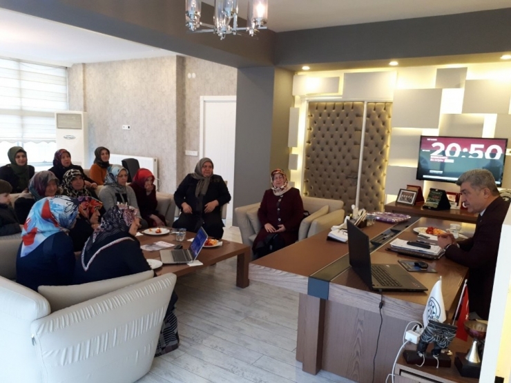 Ak Parti Yığılca Kadın Kollarından Başkan Yiğit’e Ziyaret
