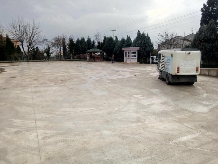 Körfez’de Okullara Bakım Devam Ediyor