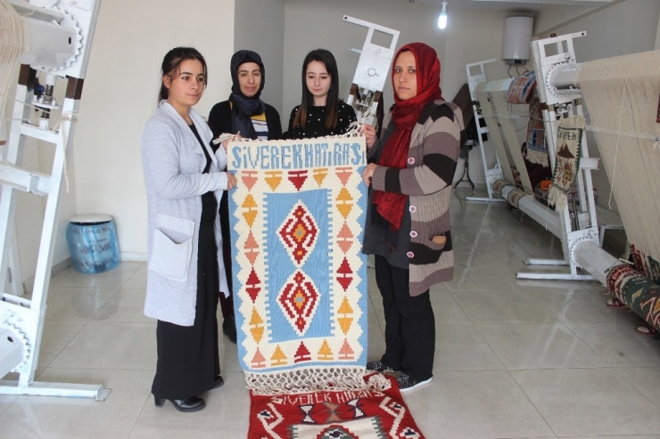 Genç Kızların Evlenme İsteklerini Yansıttığı Kilimler Yeniden Yaşatılacak