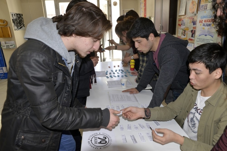 Tepebaşı Gençlik Merkezleri’ne 32 Farklı Kurs İçin Yoğun İlgi