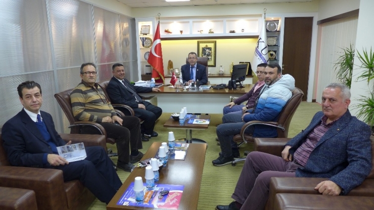 Esnaf Odasının Yeni Yönetimi Kuşadası Ticaret Odası’nı Ziyaret Etti