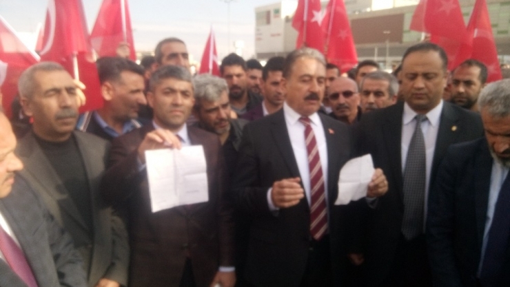 Minibüsçüler Ve Servisçilerden Zeytin Dalı Harekatı’na Destek