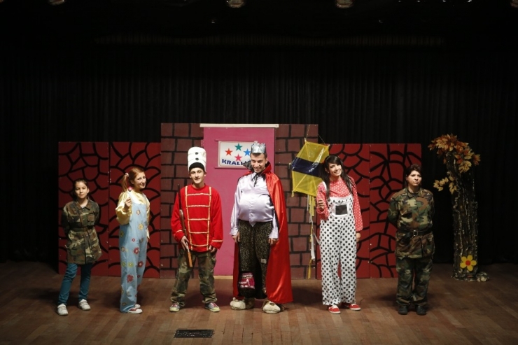 Sincan’da Tiyatro Rüzgarı