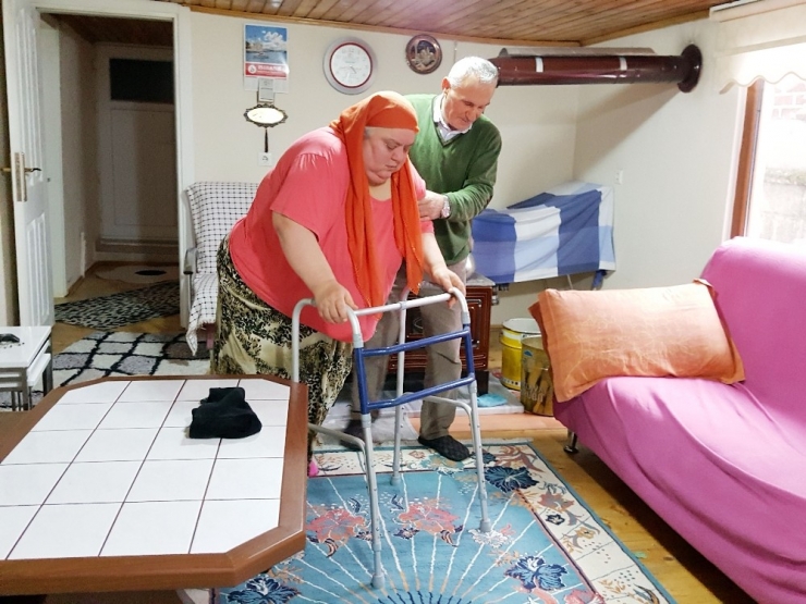 Koca Şiddetlerine İnat 7 Yıldır Hasta Eşine Bakıyor