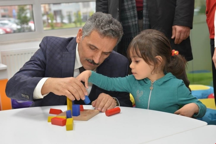 Vali Kaymak: “Eğitim Sadece Milli Eğitimin İşi Değil, Herkesin Destek Olması Lazım”