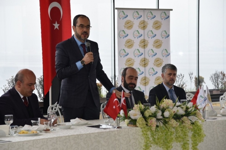 Başkan Ayaz, Din Grevlileri İle Bir Araya Geldi