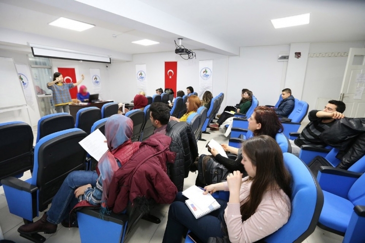 Pamukkale’de İkinci Dönem İngilizce Kurslarına Başvurular Başladı