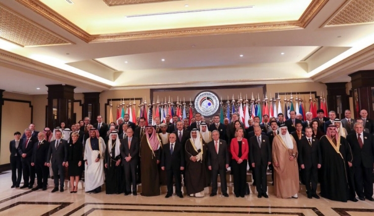 Bakan Çavuşoğlu, Irak’ın Yeniden İmarı Uluslararası Konferansı’nda