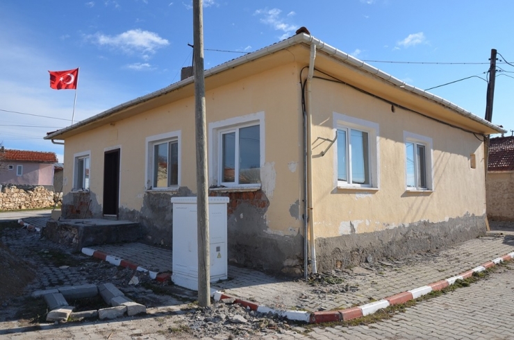 Seyitgazi Belediyesi Ekipleri Gümüşbel Mahallesinde