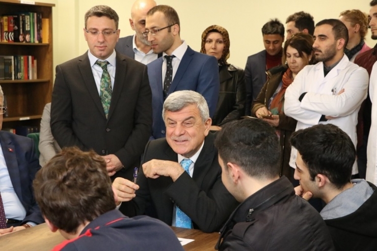 Başkan Karaosmanoğlu Öğrencilerle Buluştu