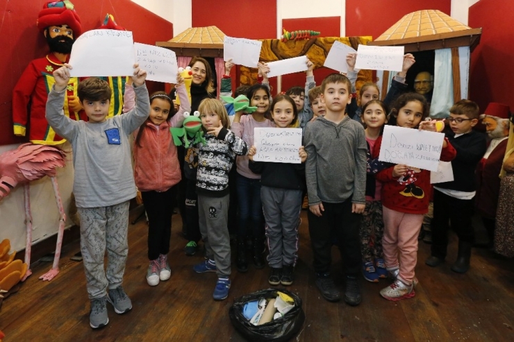 Neşeli Kuklalar Çocuklarla Buluşuyor