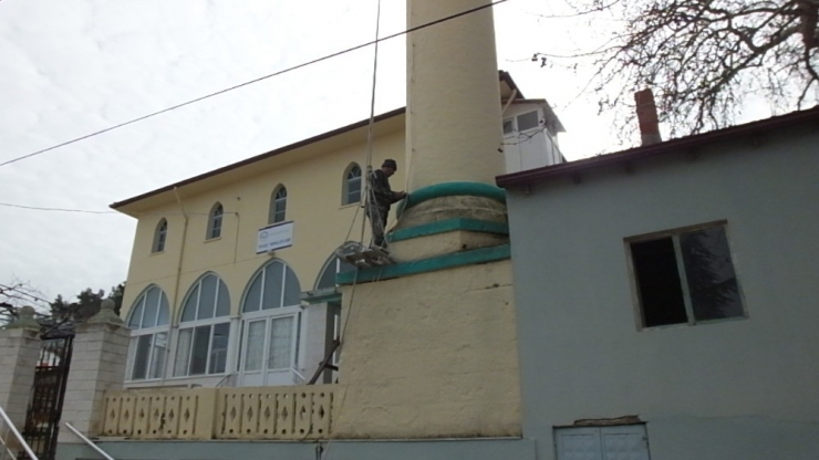 Burhaniye’de 57 Yıllık Minare Ustası İş Başında