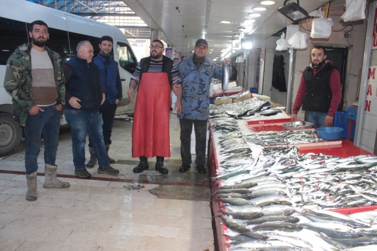 Tavşanlı’da Balık Fiyatları Düştü