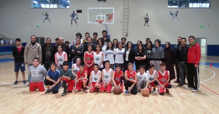 Ak Parti’li Başkan Gür’den Sporculara Ziyaret