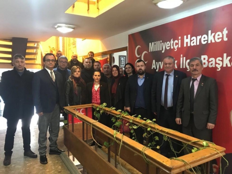 Ak Parti Ayvalık İlçe Başkanlığı’ndan Mhp’nin Yeni İlçe Yönetimine Ziyaret