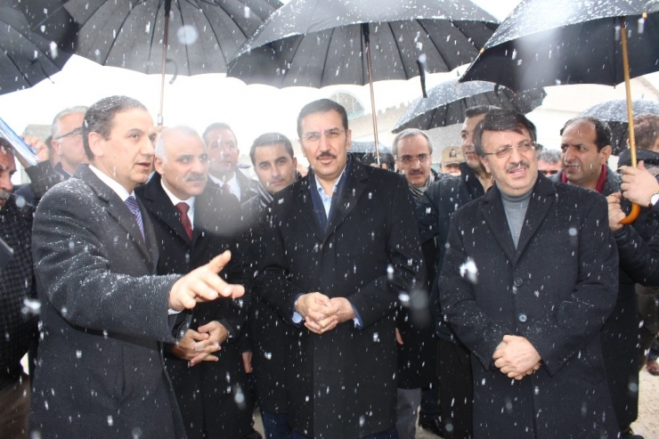 Bakan Tüfenkci, Kapıköy Sınır Kapısı’nda İncelemelerde Bulundu