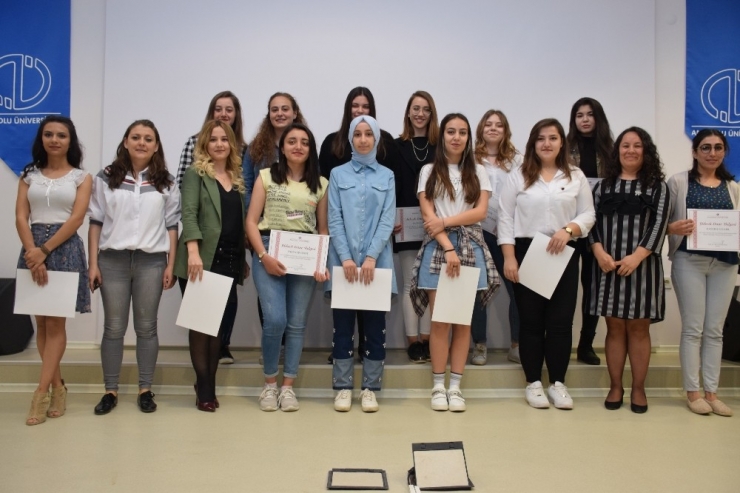 Eğitim Fakültesinde ‘Yüksek Onur Belgesi Töreni’ Gerçekleştirildi