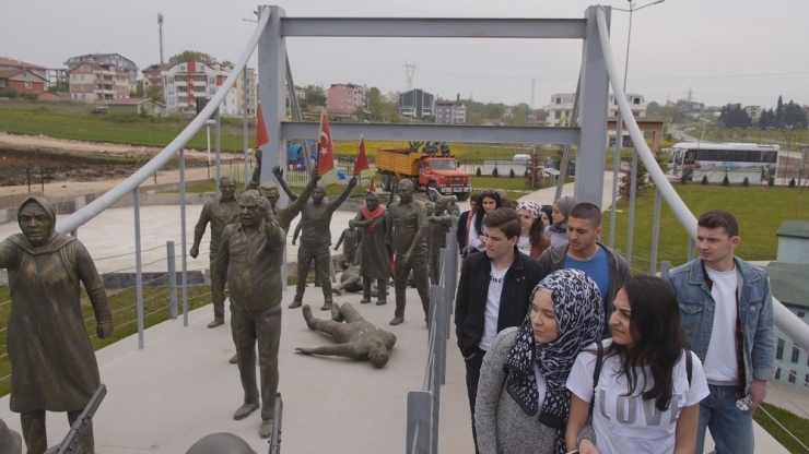 Başiskele’de 15 Temmuz Destanı Gelecek Nesillere Aktarılıyor