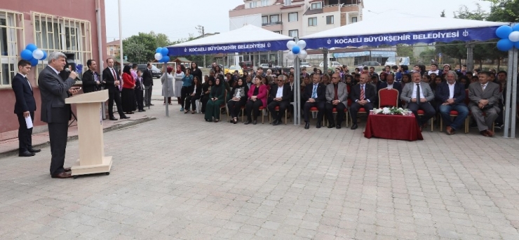 Başkan Karaosmanoğlu, “Eğitimi, Hizmetlerimizin En Başına Yazıyoruz”