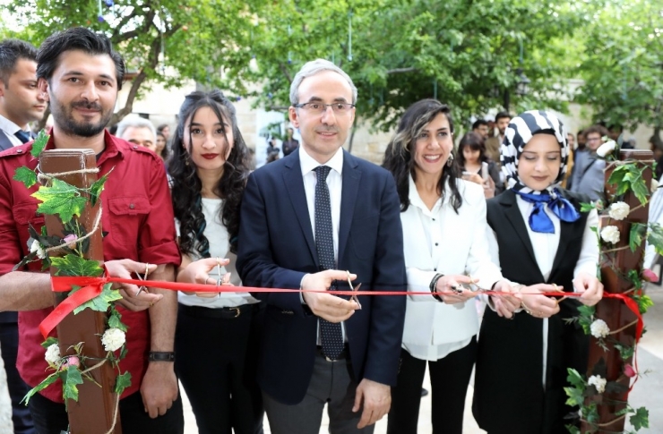 Üniversite Öğrencilerinden Karma Resim Sergisi