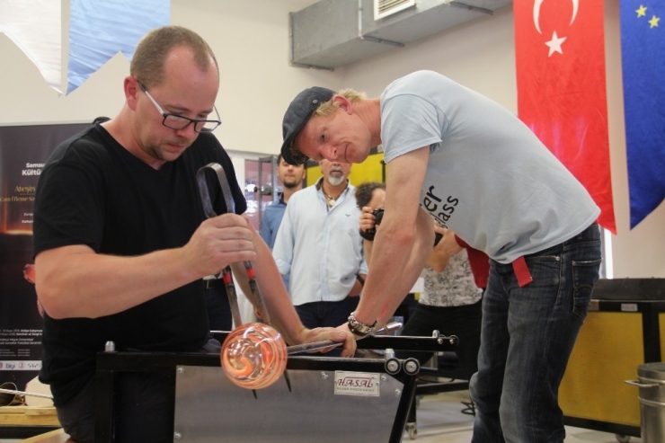 Dünyaca Ünlü Cam Üfleme Sanatçıları Samsun’da Hünerlerini Sergiledi