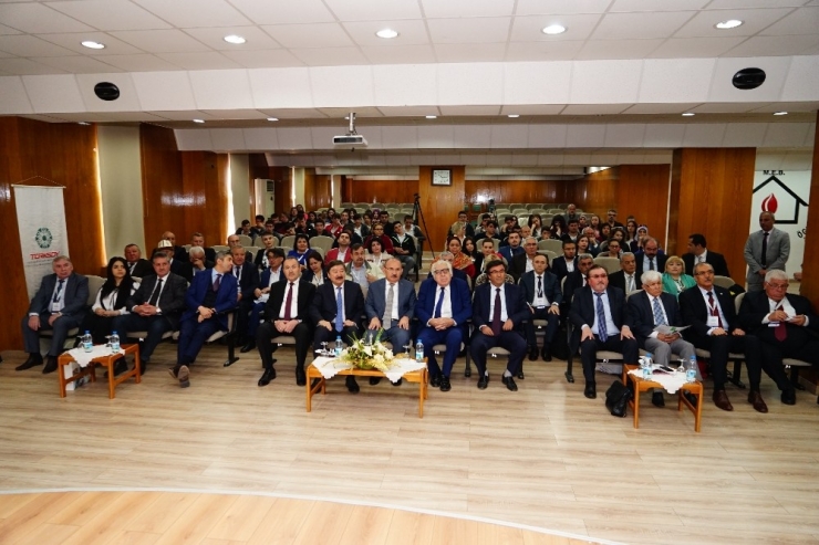 Türk Dünyası Ülkelerinde Ortak Dil Çağrısı