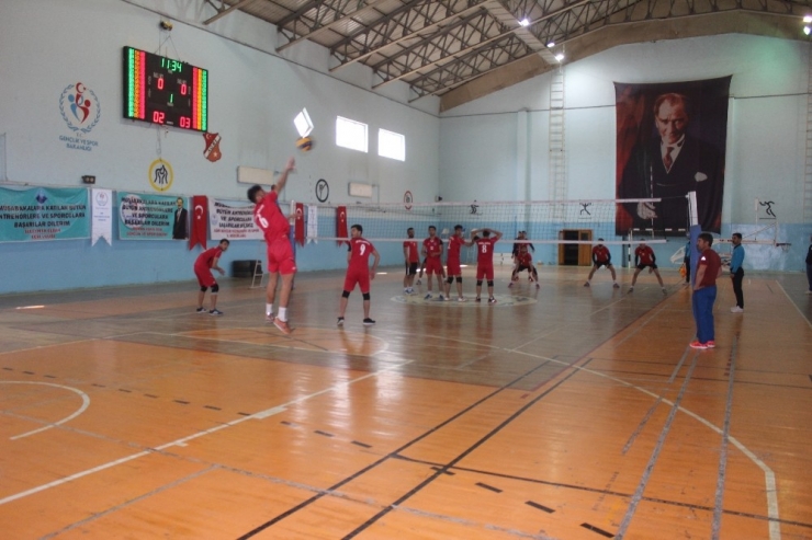 Ağrı’da Kyk Voleybol Ve Basketbol Turnuvası Türkiye Grup Eleme Maçları Yapıldı