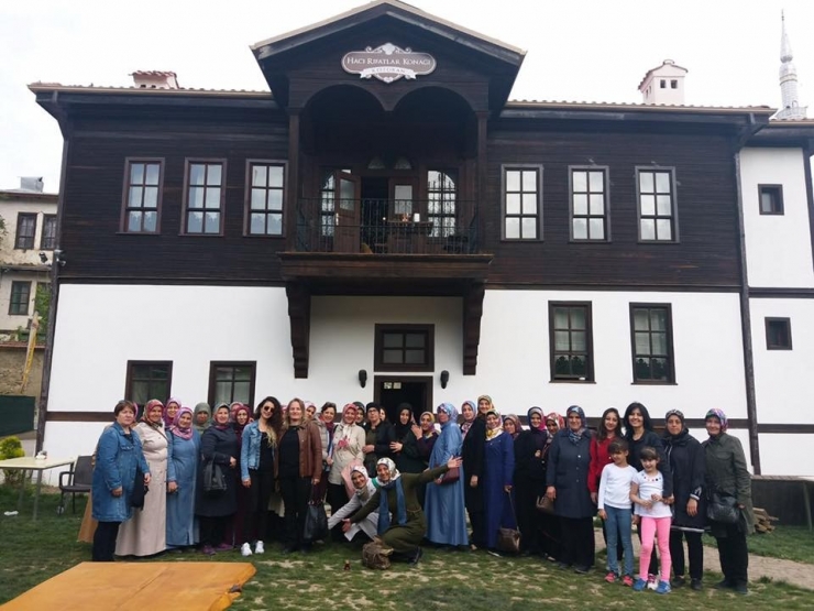 Başkan Şahin, Sürekli Eğitim Merkezi’nin Çalışmalarını Yerinde İnceledi