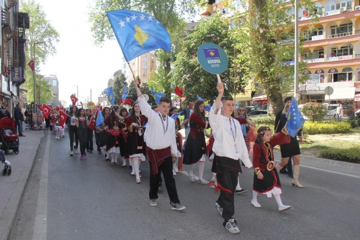 41 Ülkeden 1000 Çocuk, 23 Nisan Coşkusu İçin Kocaeli’de Bir Araya Geldi
