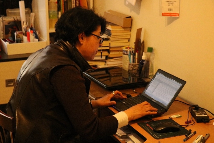 Kadın Yazar Kadına Şiddeti Öyküleştirdi