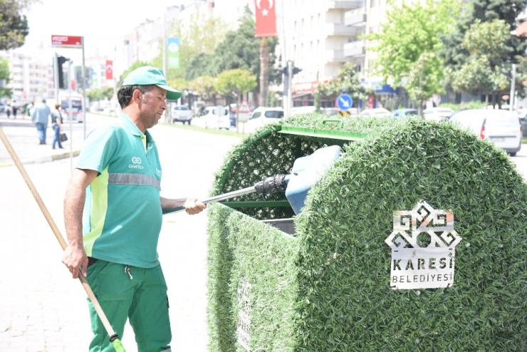 Karesi’de Çöp Konteynerleri Yeşillendi