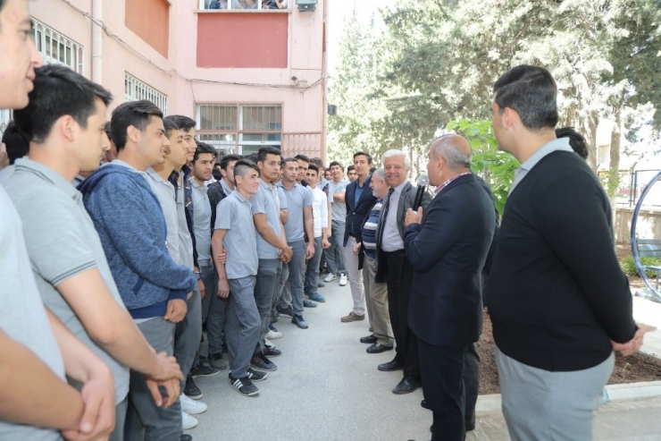 Başkan Kara’dan İmam Hatipli Öğrencilere Sınav Motivesi