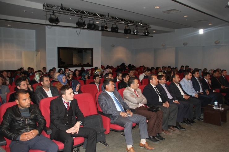 Malazgirt’te "Hz. Peygamberin Eğitim Metodu Ve Yöntemi" Konferansı
