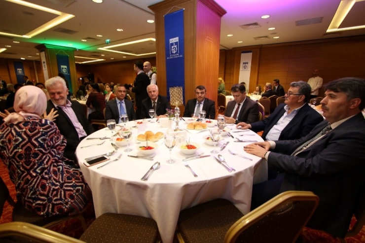 Gurup Liderleri Tanışma Yemeğinde Buluştu