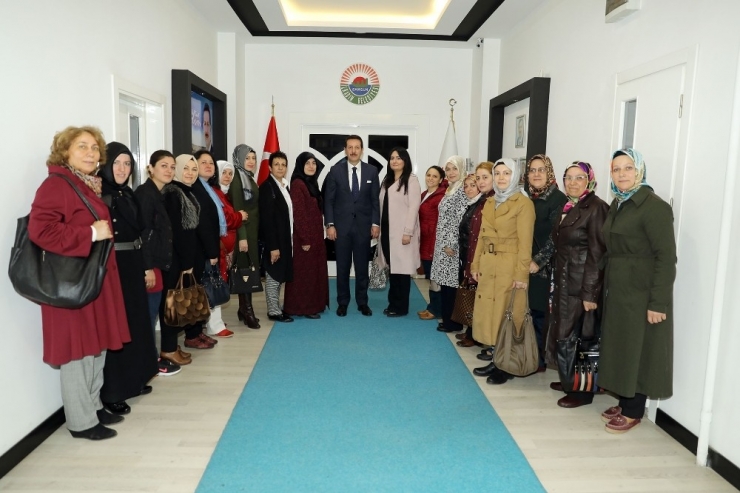 Tok: “Her Başarının Arkasında Kadın Var"