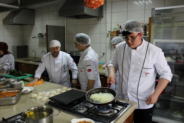 Kocaeli’nin Yöresel Yemeklerini Yaptılar
