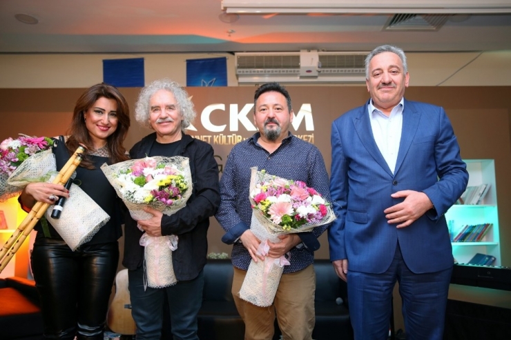 Yeni Türkü Küçükçekmece’de Sevenleriyle Buluştu